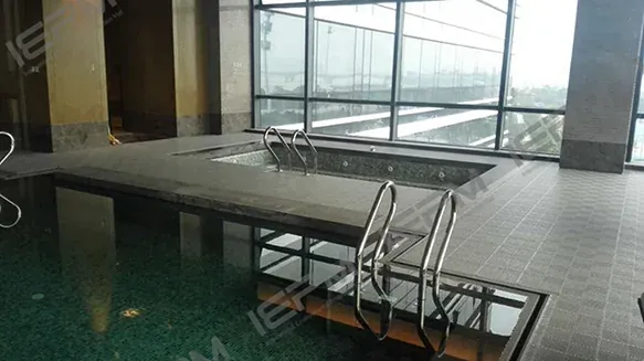 泳池及淋浴区域